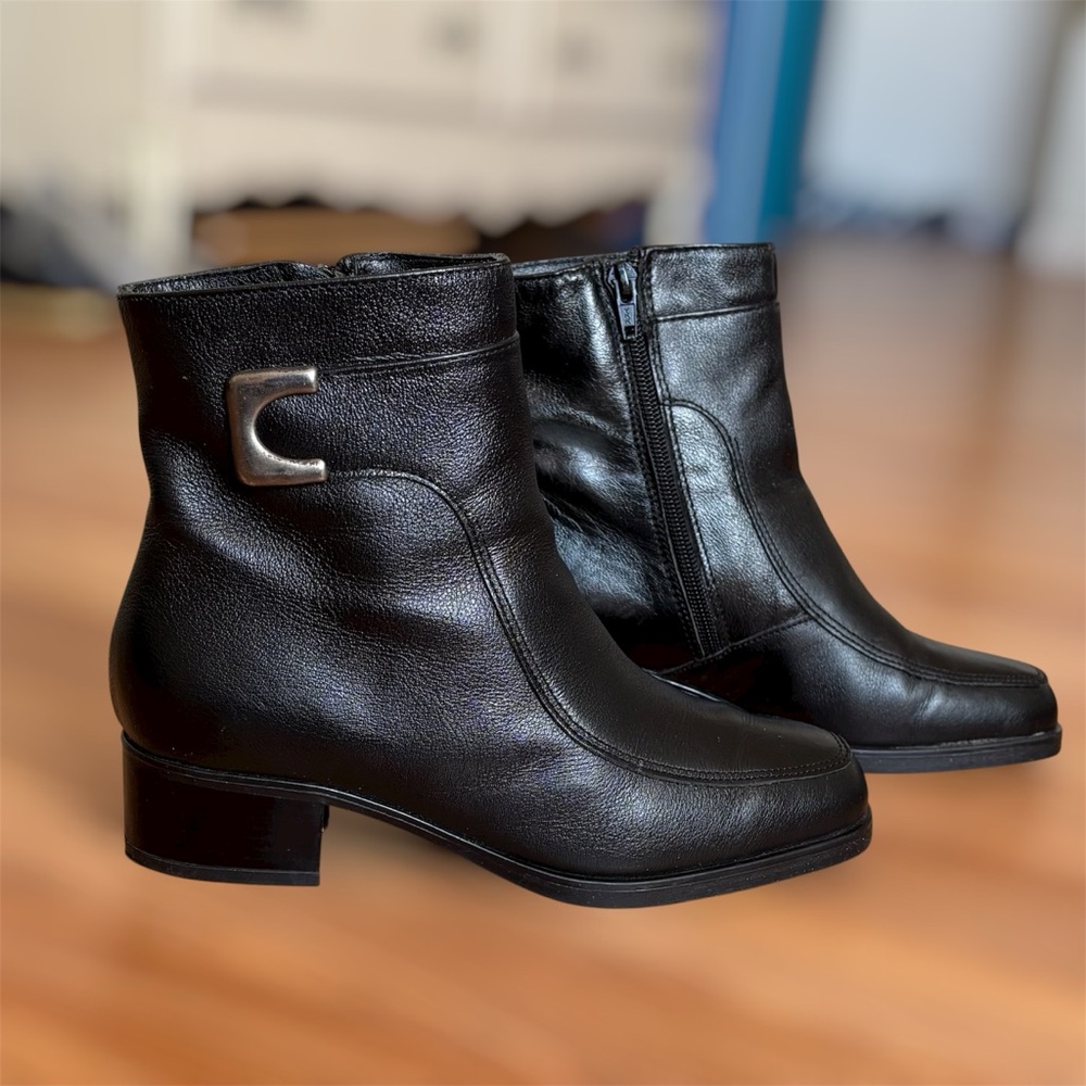 Italian Black Leather Ankle Booties Size 7 - Picture 2 of 12